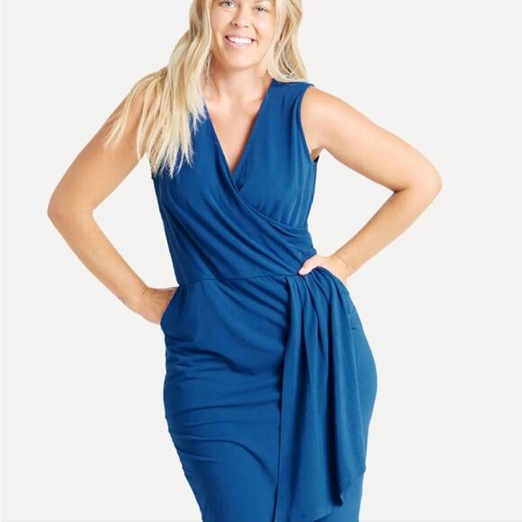 lyx Dresses & Skirts - LYX Blue Faux Wrap Dress size MP